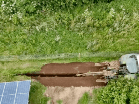 The MH100 crushes or pulls out very large stones 